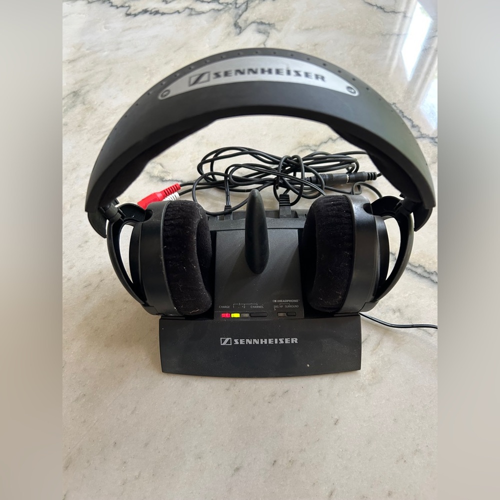 Sennheiser Black Charging Dock with LED Indicators